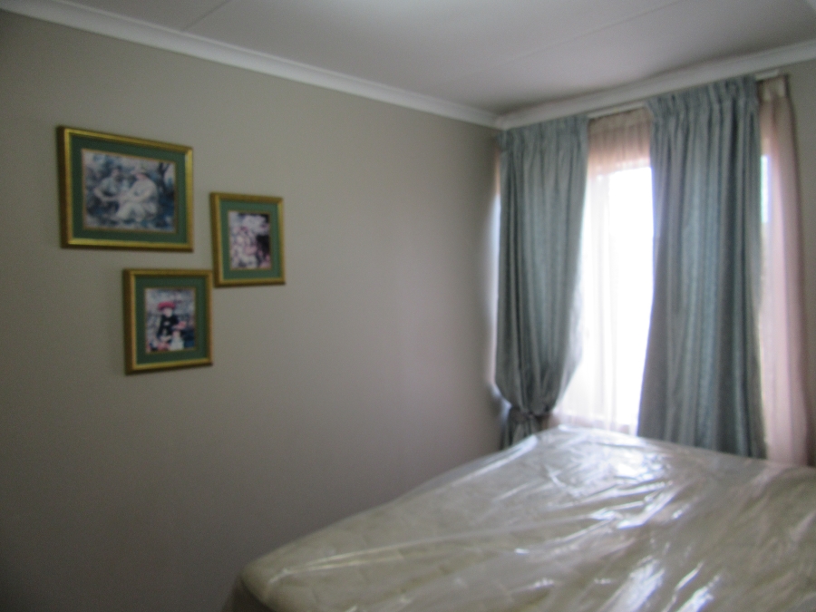 5 Bedroom Property for Sale in Fraaiuitsig Western Cape